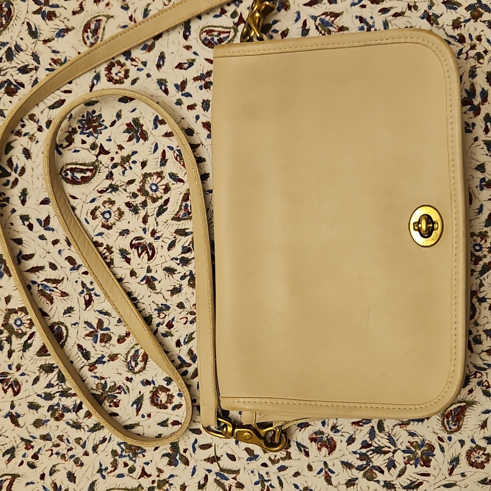 Coach ivory leather flap purse classic vintage